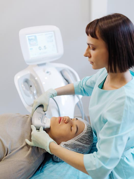 Что такое SMAS-лифтинг и как он омолаживает лицо без операции?